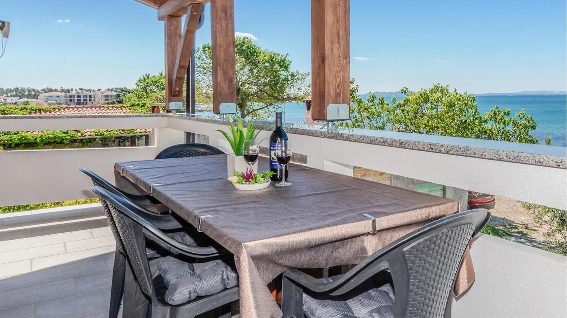 Awesome Apartment In Privlaka With House Sea View